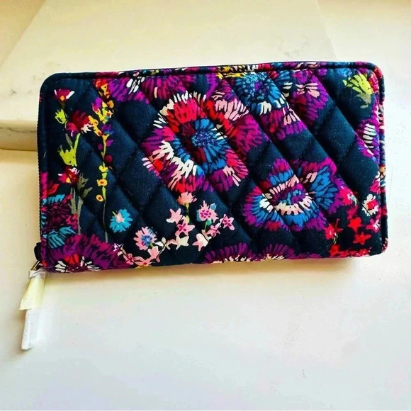 NWOT Vera Bradley Midnight Flowers RFID Wallet - Picture 1 of 5